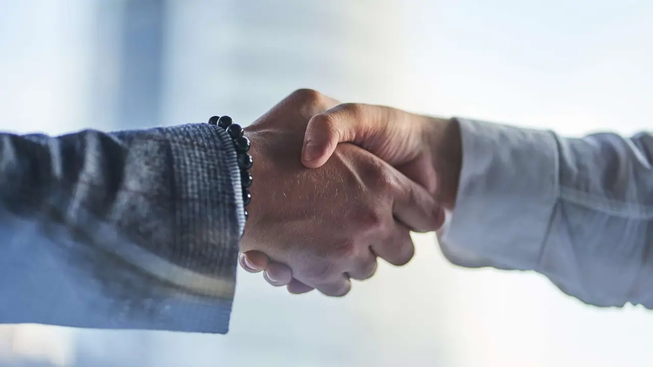 Live Ventures Stock Dips On Wider Net Loss: Retail Sentiment Sours