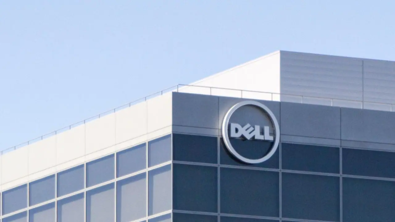 Dell Shares Fall Ahead of Q3 Earnings Yet Retail Sentiment Remains Unshaken As Message Activity Peaks Dell Shares Fall Ahead of Q3 Earnings Yet Retail Sentiment Remains Unshaken As Message Activity Peaks