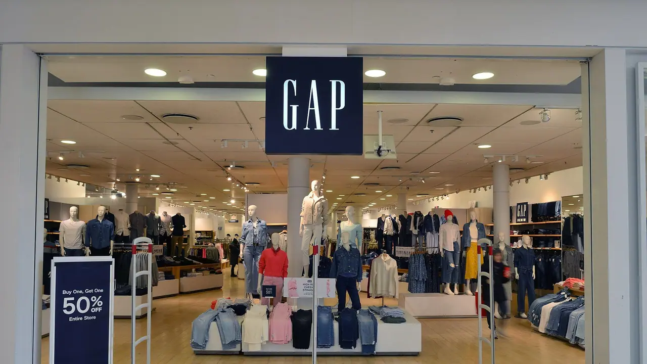 GAP Stock Rises Before Q3 Earnings, But Retail Sentiment Slides GAP Stock Rises Before Q3 Earnings, But Retail Sentiment Slides