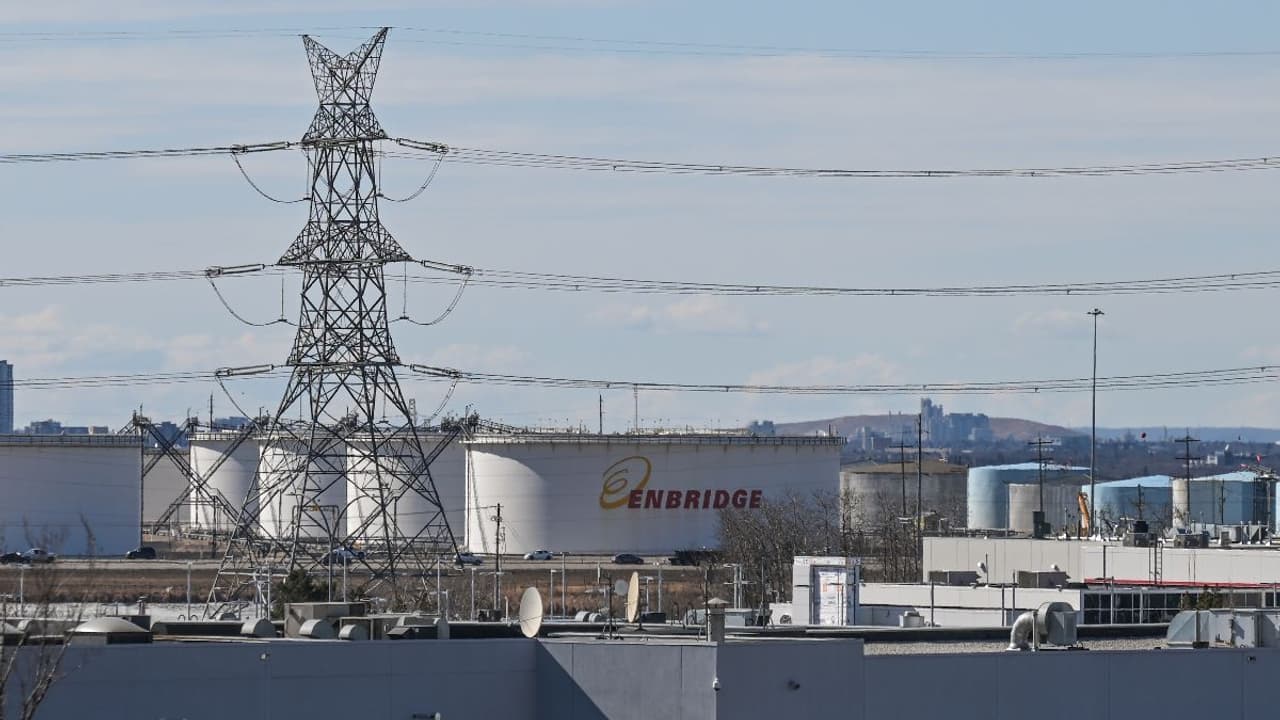 Suncor Energy Stock Rises Pre Market On Record Operational Results: Retail Sentiment Brightens Suncor Energy Stock Rises Pre Market On Record Operational Results: Retail Sentiment Brightens