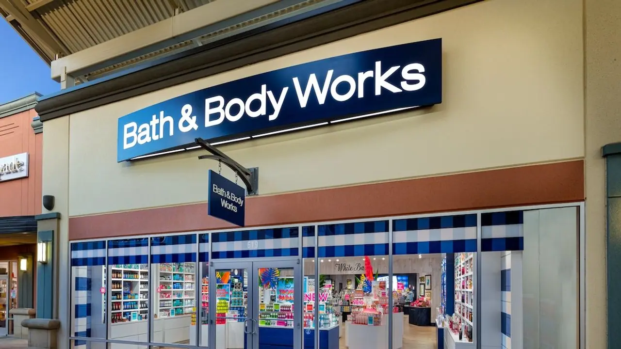 Bath & Body Works Stock Rockets Pre Market After Upbeat Q3, Guidance Hike: Retail's Exuberant Bath & Body Works Stock Rockets Pre Market After Upbeat Q3, Guidance Hike: Retail's Exuberant