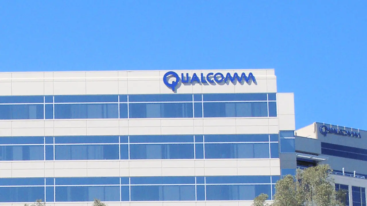Qualcomm Stock Slips As New Growth Targets Fail To Impress Wall Street: Retail Divided Qualcomm Stock Slips As New Growth Targets Fail To Impress Wall Street: Retail Divided