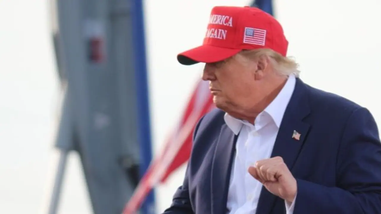 US Steel Shares Tumble As Trump Threatens To Block Nippon Buyout: Retail Sentiment Tanks