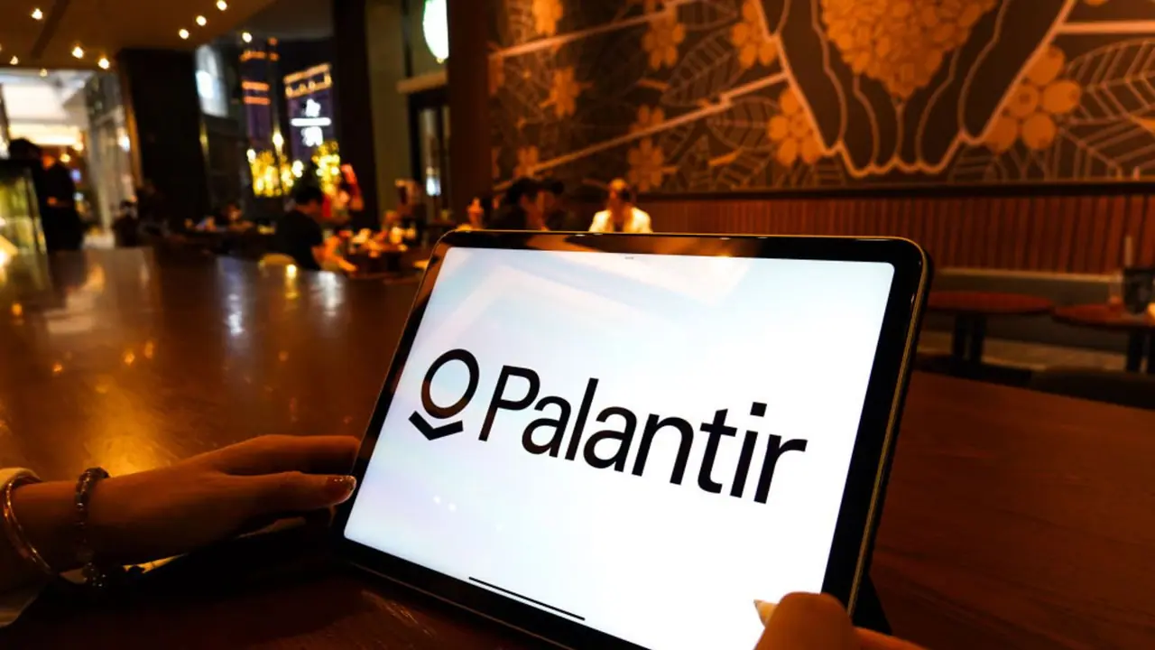 Palantir 'Most Underappreciated' Tech Name Poised For Another Breakout In 2025, Says Analyst: Retail Shares Optimism Palantir 'Most Underappreciated' Tech Name Poised For Another Breakout In 2025, Says Analyst: Retail Shares Optimism