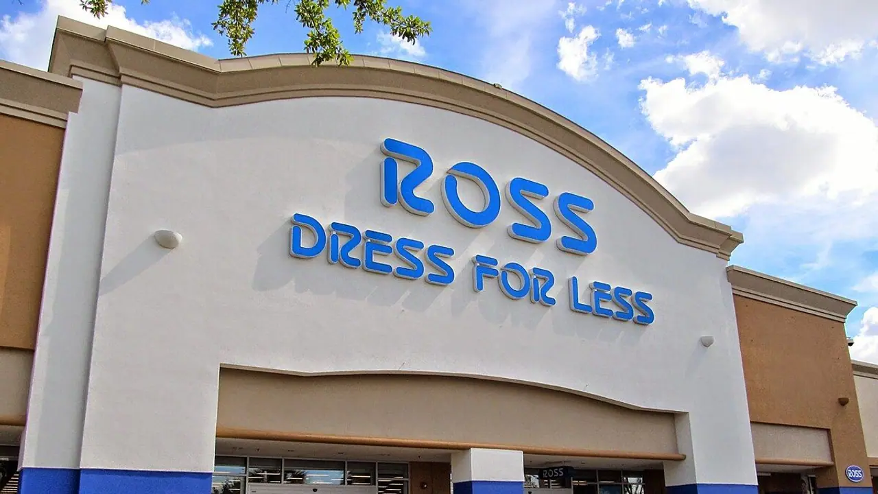 Ross Stores Stock Climbs Pre Market Despite Mixed Q3: Wall Street’s Split, Retail Isn’t Buying It Ross Stores Stock Climbs Pre Market Despite Mixed Q3: Wall Street’s Split, Retail Isn’t Buying It