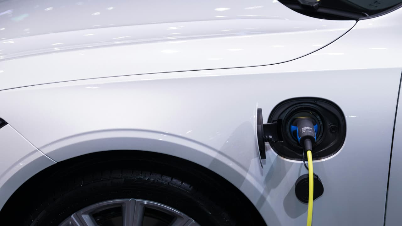 Forwarding Innovation with Electric: Presenting EV.com for the EV Industry and Shaping Opportunities