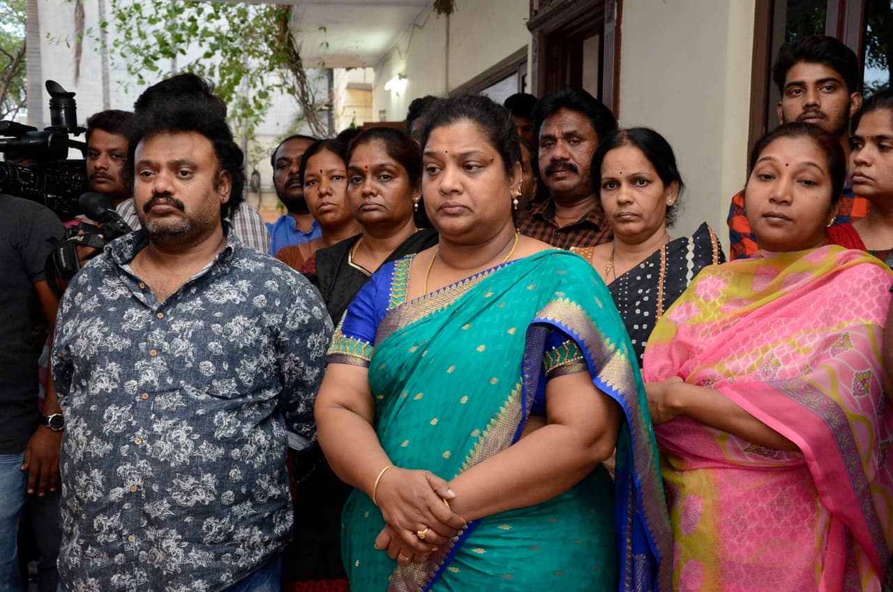 దర్శకరత్న దాసరికి నివాళులర్పించిన ఏపీ సీఎం చంద్రబాబు ఫొటోలు దర్శకరత్న దాసరికి నివాళులర్పించిన ఏపీ సీఎం చంద్రబాబు ఫొటోలు