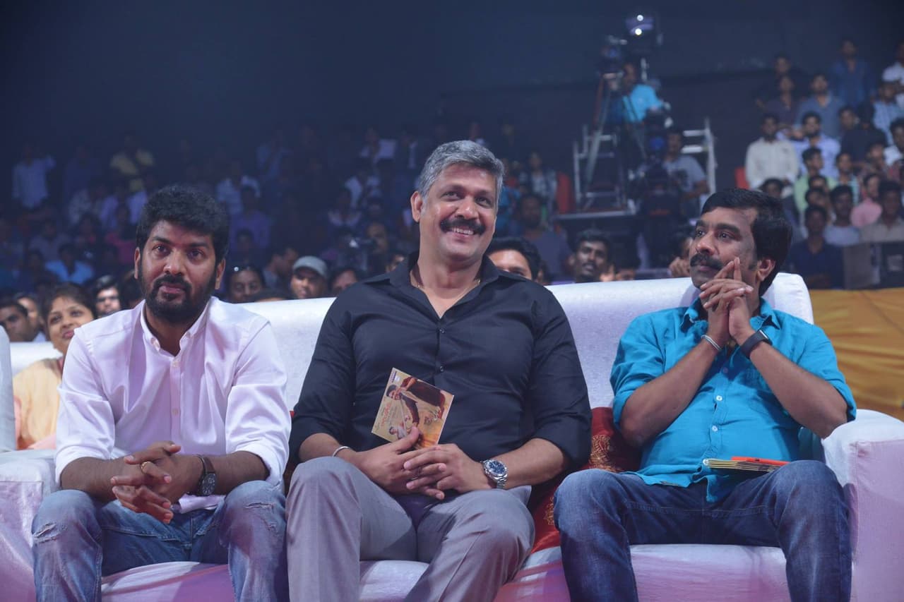 రారండోయ్ వేడుక చూద్దాం ఆడియో రిలీజ్ ఫంక్షన్ గ్యాలరీ రారండోయ్ వేడుక చూద్దాం ఆడియో రిలీజ్ ఫంక్షన్ గ్యాలరీ