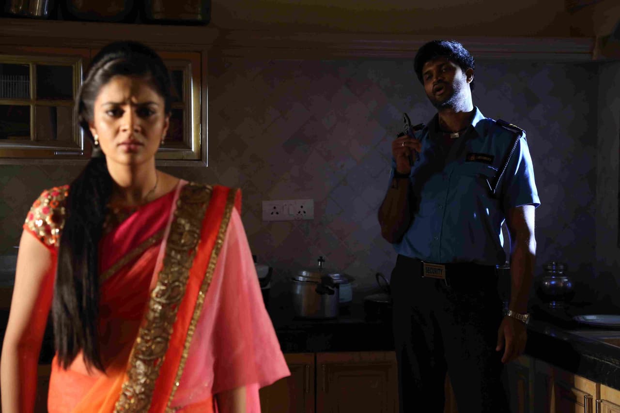 కుటుంబ కథా చిత్రామ్ మూవీ వర్కింగ్ స్టిల్స్ కుటుంబ కథా చిత్రామ్ మూవీ వర్కింగ్ స్టిల్స్