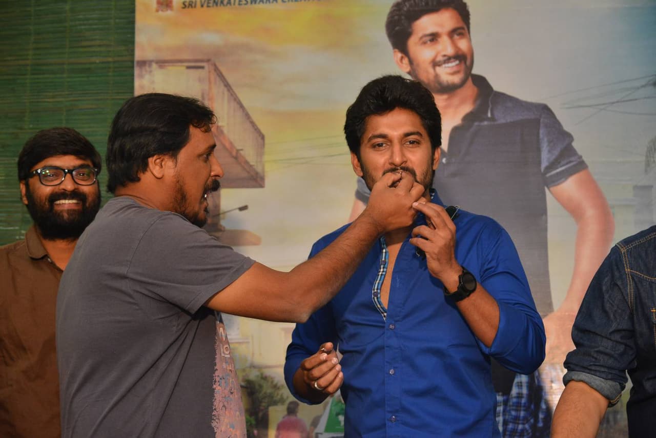 నాని ఎంసీఏ మిడిల్ క్లాస్ అబ్బాయి మూవీ సెలబ్రెషన్స్ గ్యాలరీ నాని ఎంసీఏ మిడిల్ క్లాస్ అబ్బాయి మూవీ సెలబ్రెషన్స్ గ్యాలరీ