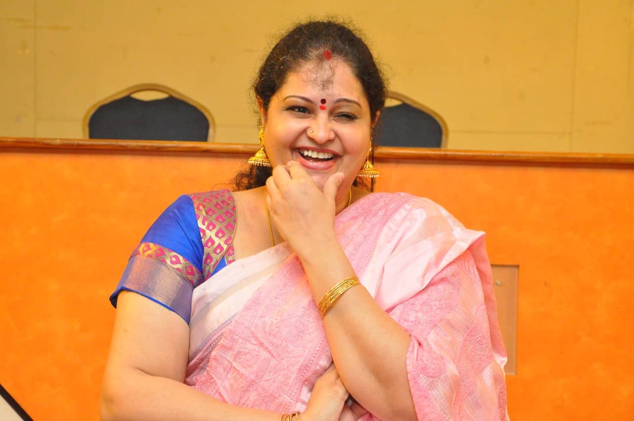 రాశి లేటెస్ట్ గ్యాలరీ రాశి లేటెస్ట్ గ్యాలరీ