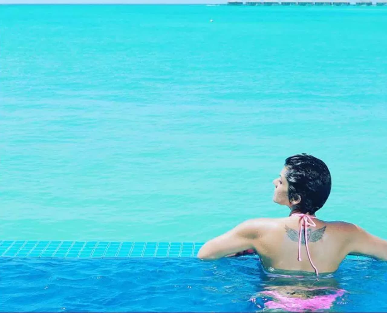 മന്ദിര ബേദിയുടെ അവധിക്കാല ചിത്രങ്ങള്‍