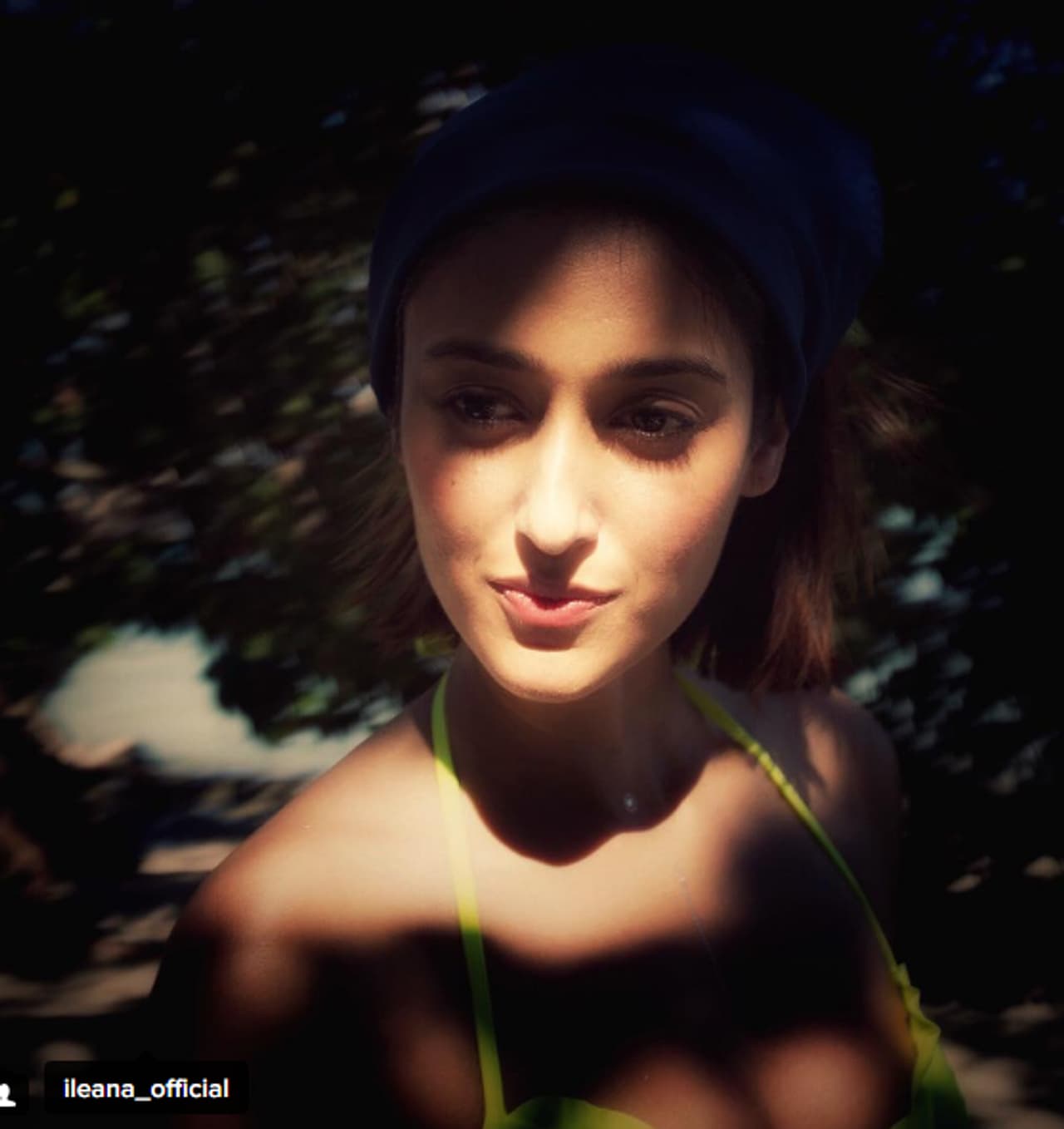 ബിക്കിനിയില്‍ ഇലിയാന