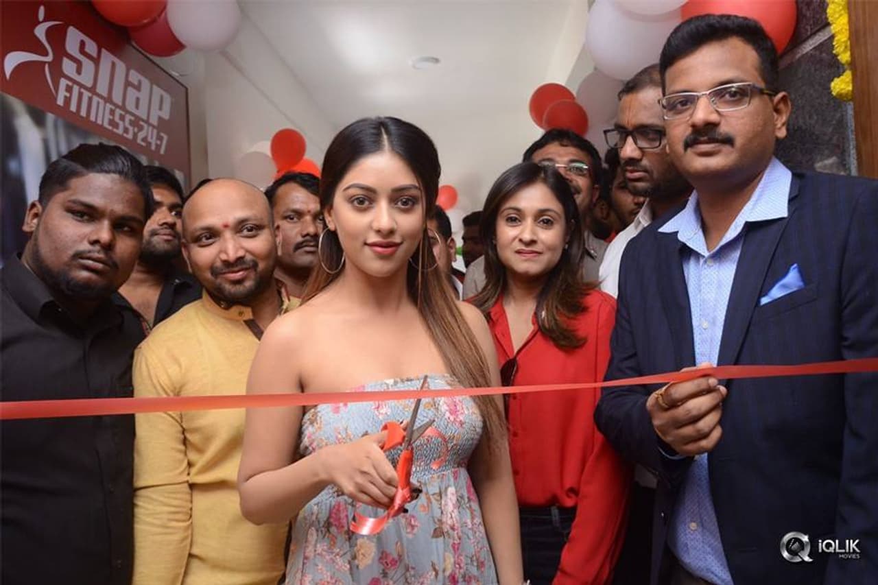 വീണ്ടും ഗ്ലാമറസായി അനു ഇമ്മാനുവല് വീണ്ടും ഗ്ലാമറസായി അനു ഇമ്മാനുവല്