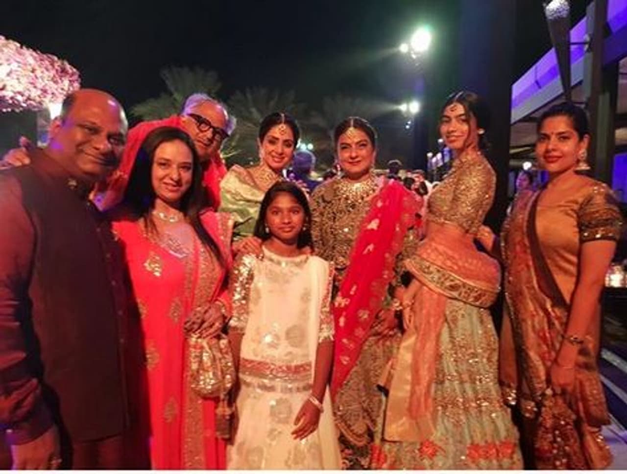 അവസാനമായി പങ്കെടുത്ത വിവാഹച്ചടങ്ങില് ശ്രീദേവി ഫോട്ടോ അവസാനമായി പങ്കെടുത്ത വിവാഹച്ചടങ്ങില് ശ്രീദേവി ഫോട്ടോ