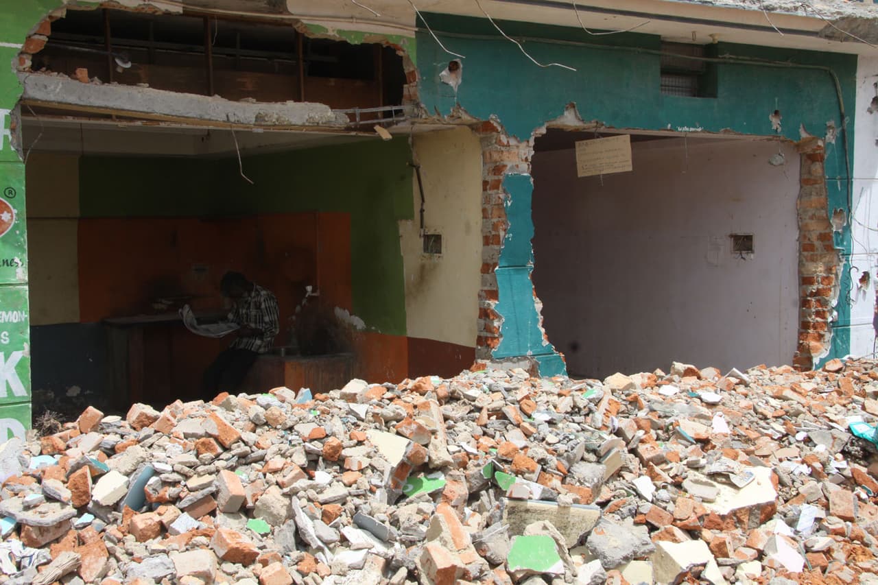 ಆಸ್ತಿದಾರರಿಗೆ ಆತಂಕ; ಬೆಂಗಳೂರಿನ ರಿಯಲ್ ಎಸ್ಟೇಟ್’ಗೆ ಹೊಡೆತ ಆಸ್ತಿದಾರರಿಗೆ ಆತಂಕ; ಬೆಂಗಳೂರಿನ ರಿಯಲ್ ಎಸ್ಟೇಟ್’ಗೆ ಹೊಡೆತ