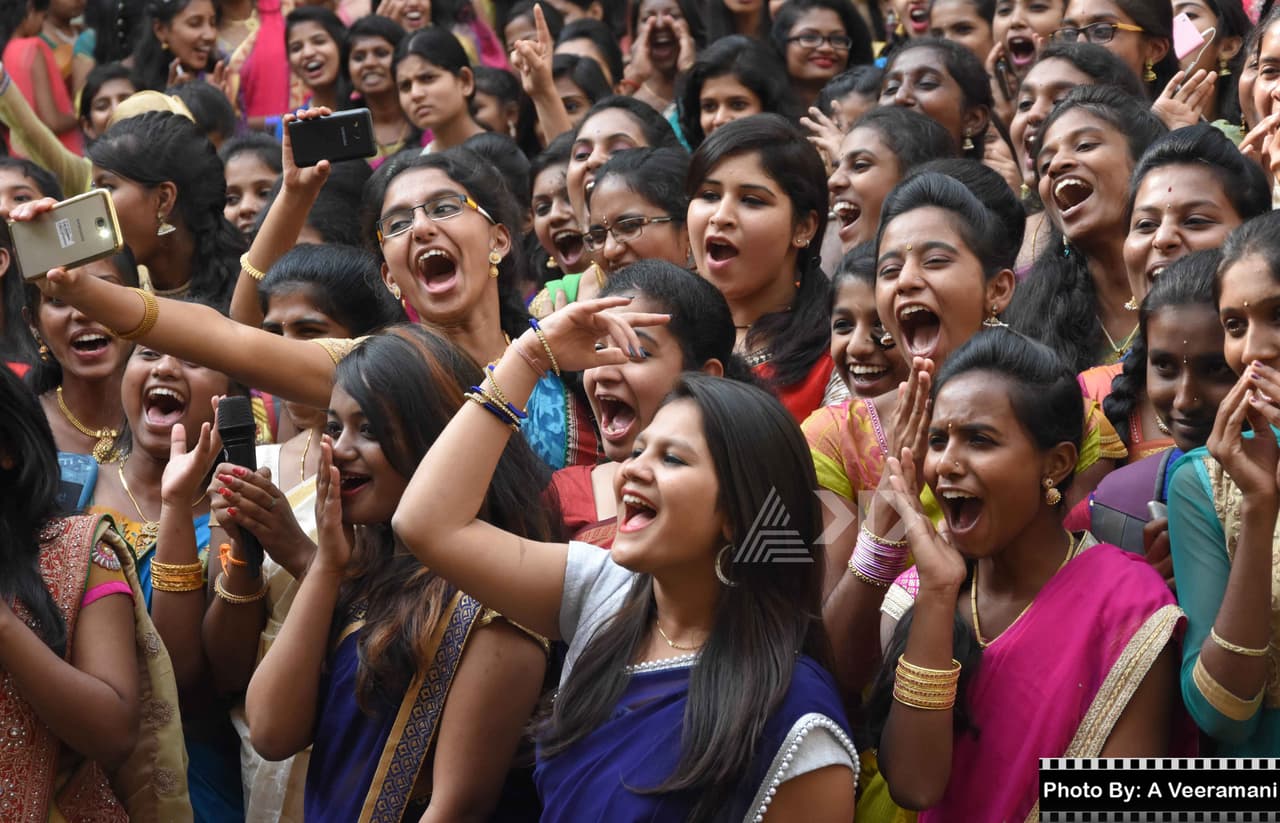 ಮಲ್ಲೇಶ್ವರದ ಮಹಾರಾಣಿ ಲಕ್ಷ್ಮಿ ಅಮ್ಮಣ್ಣಿ ಕಾಲೇಜಿನಲ್ಲಿ ನಡೆದ ಸಂಕ್ರಾಂ ಮಲ್ಲೇಶ್ವರದ ಮಹಾರಾಣಿ ಲಕ್ಷ್ಮಿ ಅಮ್ಮಣ್ಣಿ ಕಾಲೇಜಿನಲ್ಲಿ ನಡೆದ ಸಂಕ್ರಾಂ