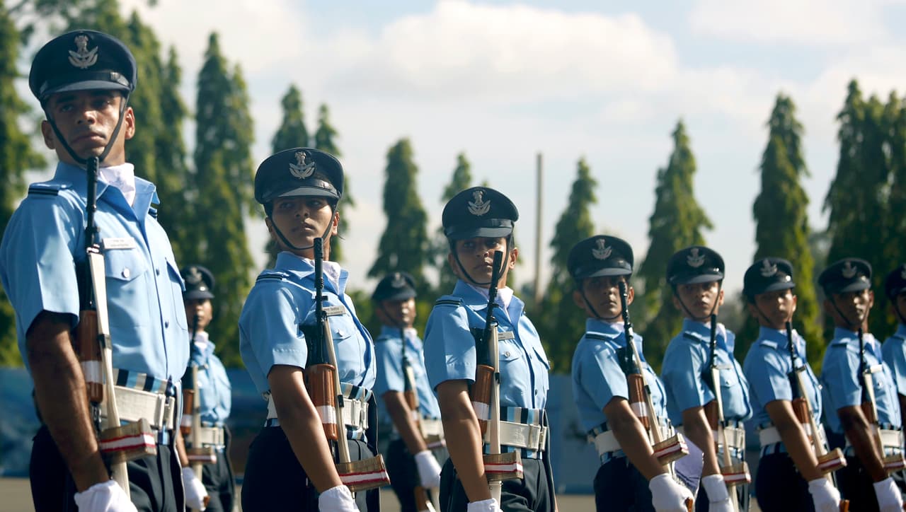ವಾಯುಪಡೆ: ನಿರ್ಗಮನ ಪಥ ಸಂಚಲನ ವಾಯುಪಡೆ: ನಿರ್ಗಮನ ಪಥ ಸಂಚಲನ