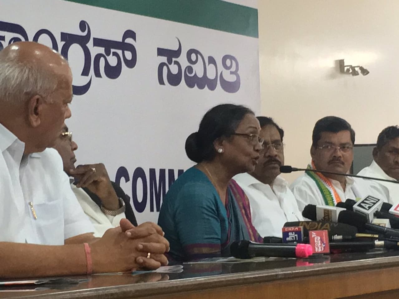 ಬೆಂಗಳೂರಿನಲ್ಲಿ ಬೆಂಬಲ ಕೋರಿದ ಮೀರಾ ಕುಮಾರ್ ಬೆಂಗಳೂರಿನಲ್ಲಿ ಬೆಂಬಲ ಕೋರಿದ ಮೀರಾ ಕುಮಾರ್