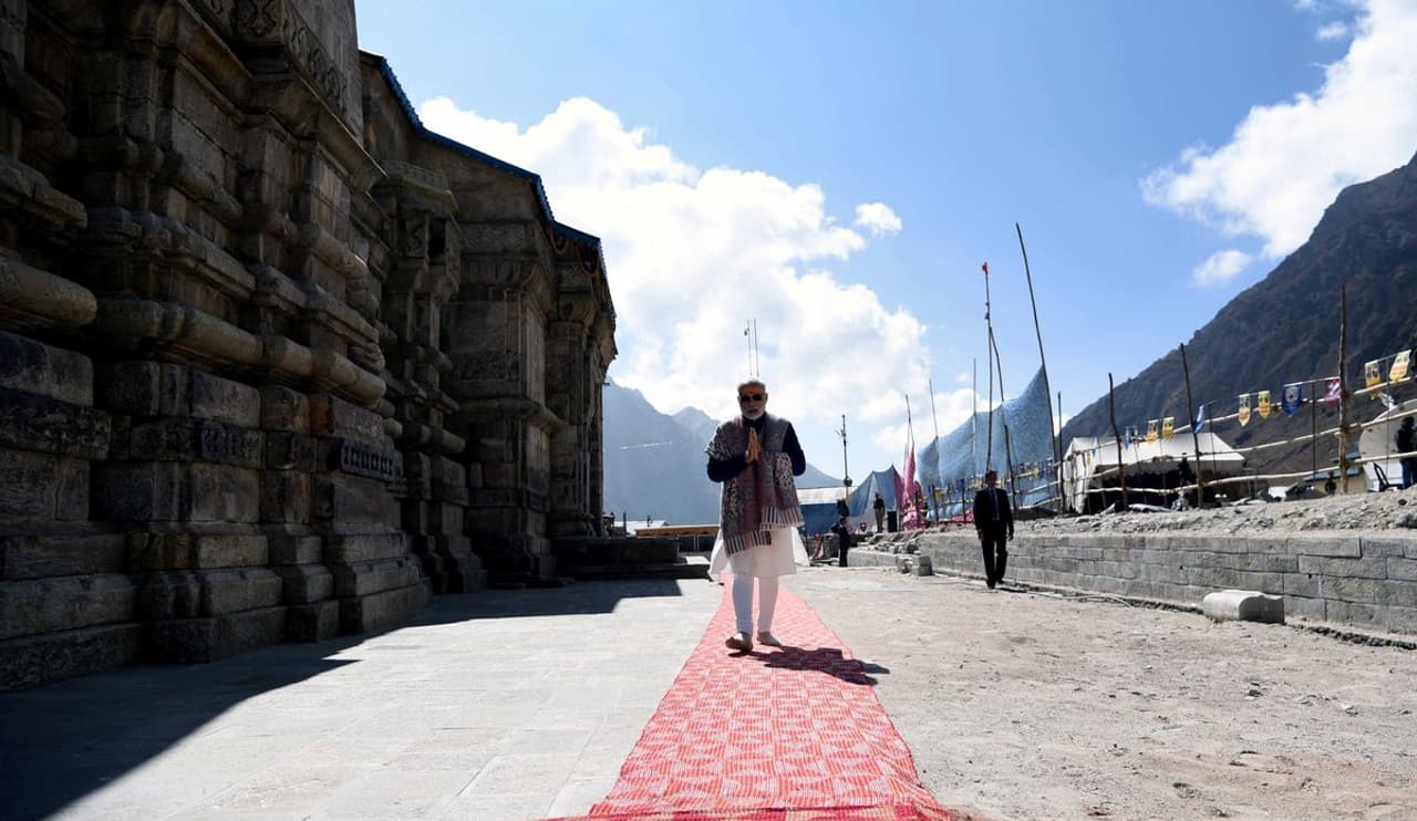 ಕೇದರನಾಥ ದೇವಾಲಯಕ್ಕೆ ಪ್ರಧಾನಿ ಮೋದಿ ಭೇಟಿ ಕೇದರನಾಥ ದೇವಾಲಯಕ್ಕೆ ಪ್ರಧಾನಿ ಮೋದಿ ಭೇಟಿ