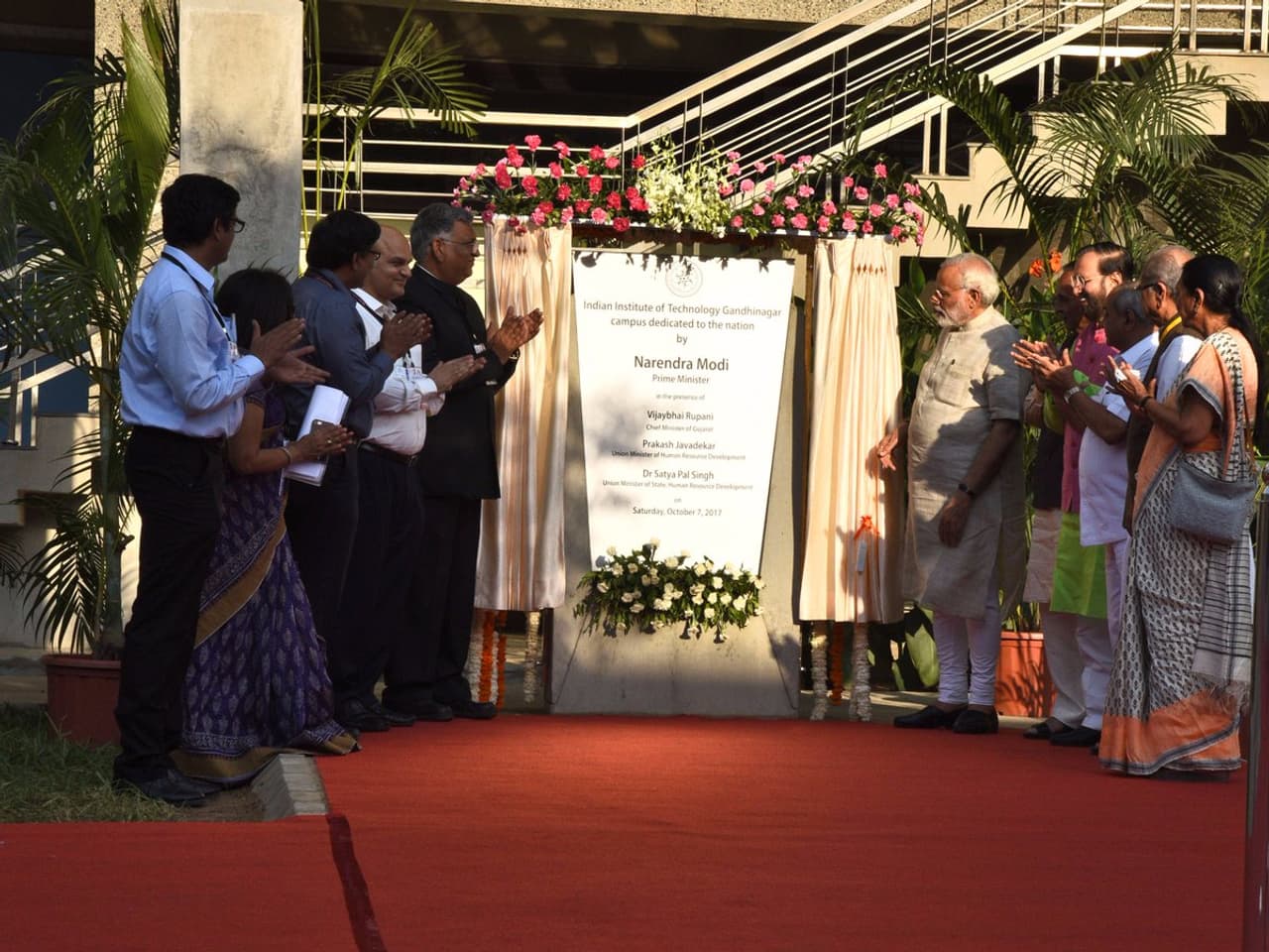 ಗುಜರಾತ್’ನಲ್ಲಿ ಪ್ರಧಾನಿ ಮೋದಿ ಗುಜರಾತ್’ನಲ್ಲಿ ಪ್ರಧಾನಿ ಮೋದಿ