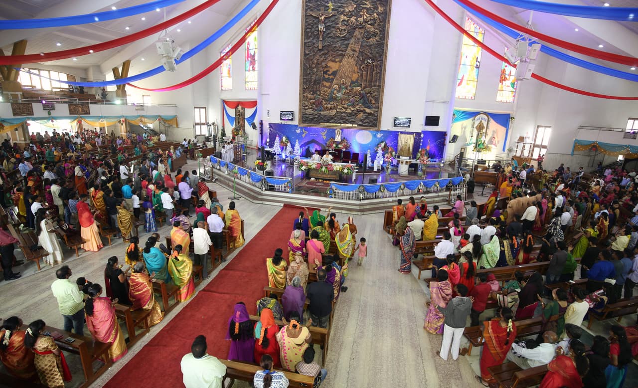 ಕ್ಯಾಮರಾ ಕಣ್ಣಲ್ಲಿ ಕ್ರಿಸ್'ಮಸ್ ಕಂಡಿದ್ದು ಹೀಗೆ ಕ್ಯಾಮರಾ ಕಣ್ಣಲ್ಲಿ ಕ್ರಿಸ್'ಮಸ್ ಕಂಡಿದ್ದು ಹೀಗೆ