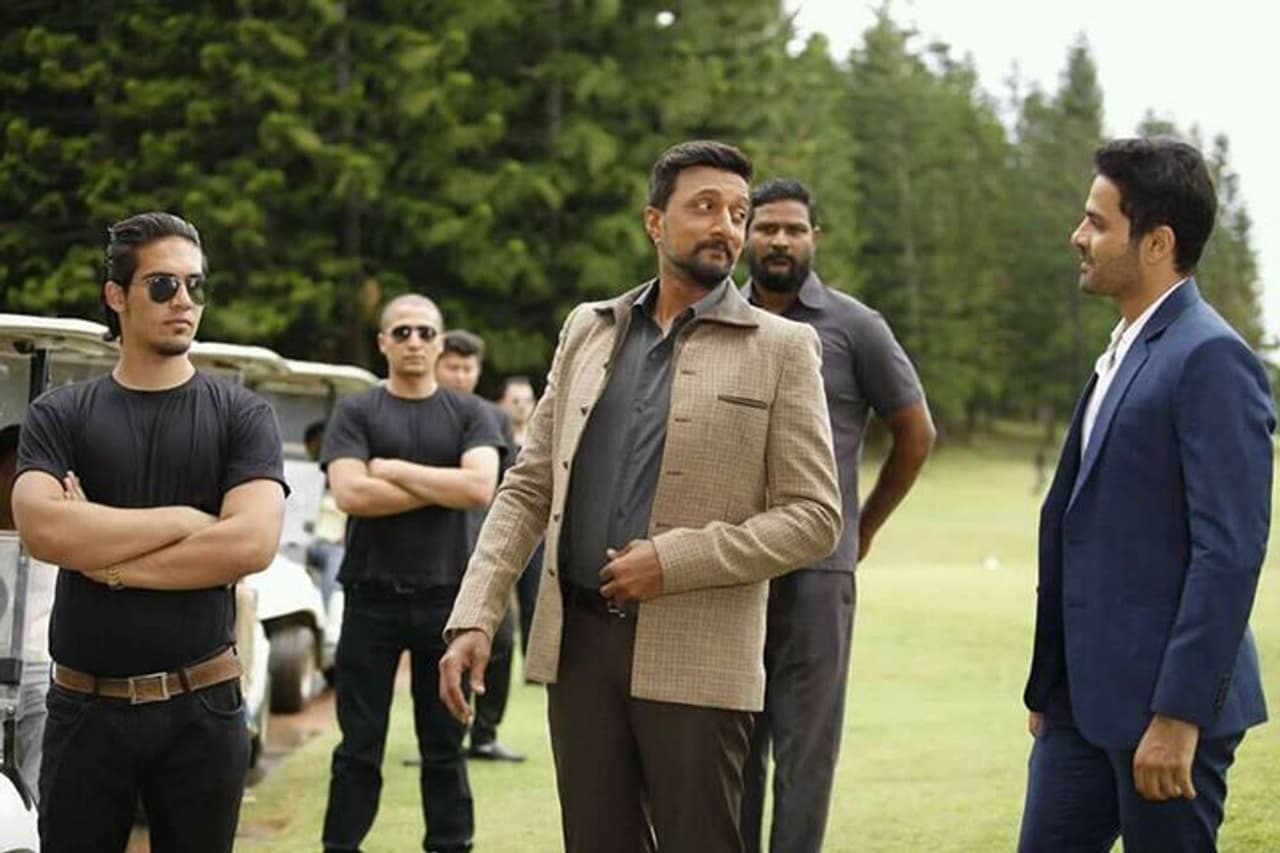 ರಾಜು ಕನ್ನಡ ಮೀಡಿಯಂ ಚಿತ್ರದಲ್ಲಿ ಕಿಚ್ಚ ಸುದೀಪ್ ರಾಜು ಕನ್ನಡ ಮೀಡಿಯಂ ಚಿತ್ರದಲ್ಲಿ ಕಿಚ್ಚ ಸುದೀಪ್