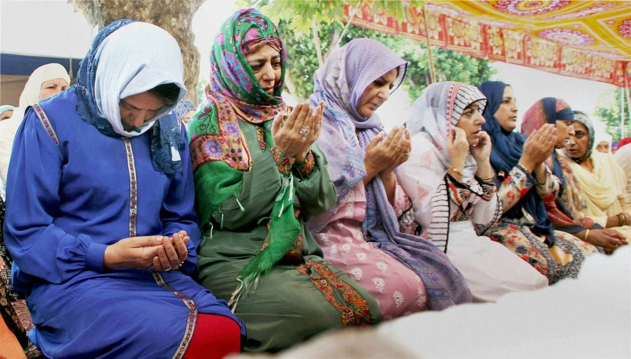 India celebrates Eid ul Fitr with fervour