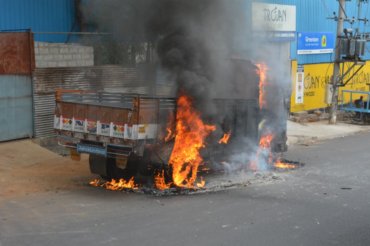 In Pics: Bengaluru burns as Cauvery Protest intensifies In Pics: Bengaluru burns as Cauvery Protest intensifies