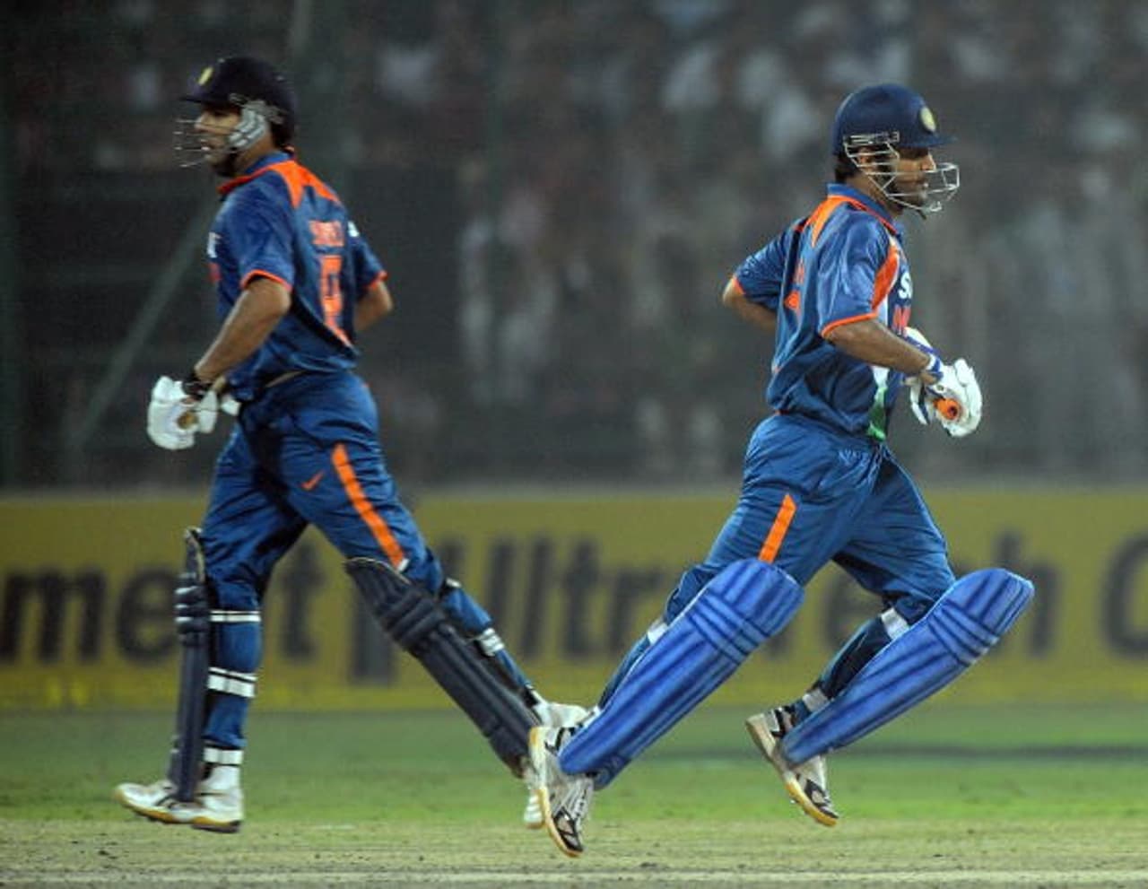 5 epic partnerships between MS Dhoni and Yuvraj Singh 5 epic partnerships between MS Dhoni and Yuvraj Singh