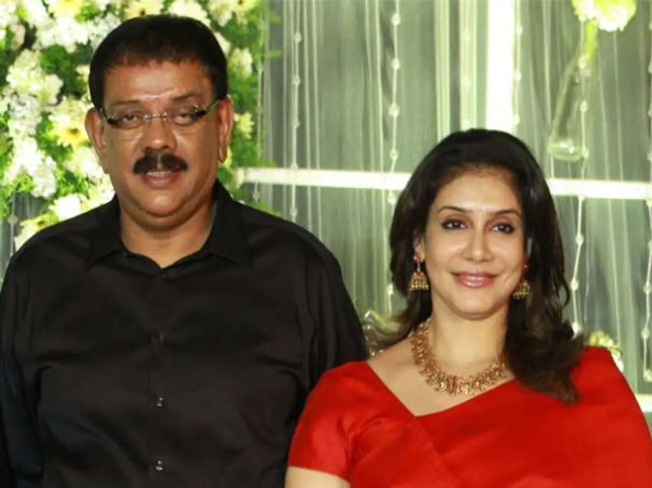 <p>Kanchivaram director Priyadarshan fell in love with Malayalam actress Lizzy and tied the knot in 1990. But the couple, who have two children together, filed for divorce in December 2014, ending their 24 year old marriage.</p> <p>Kanchivaram director Priyadarshan fell in love with Malayalam actress Lizzy and tied the knot in 1990. But the couple, who have two children together, filed for divorce in December 2014, ending their 24 year old marriage.</p>