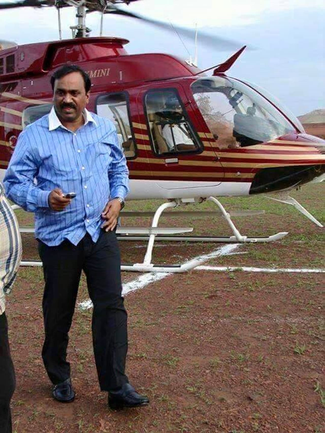 Reddy hops a helicopter ride to oversee daughter's wedding Reddy hops a helicopter ride to oversee daughter's wedding