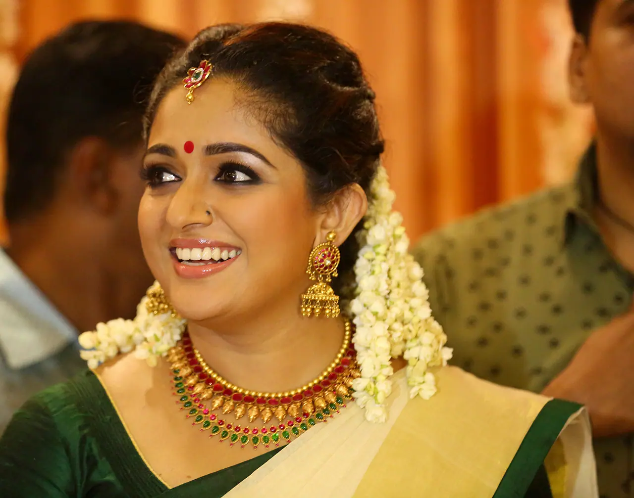 Kavya Madhavan and Dileep: Wedding album Kavya Madhavan and Dileep: Wedding album