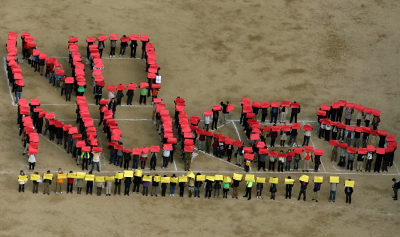 11 stunning mass formations giving an important message 11 stunning mass formations giving an important message