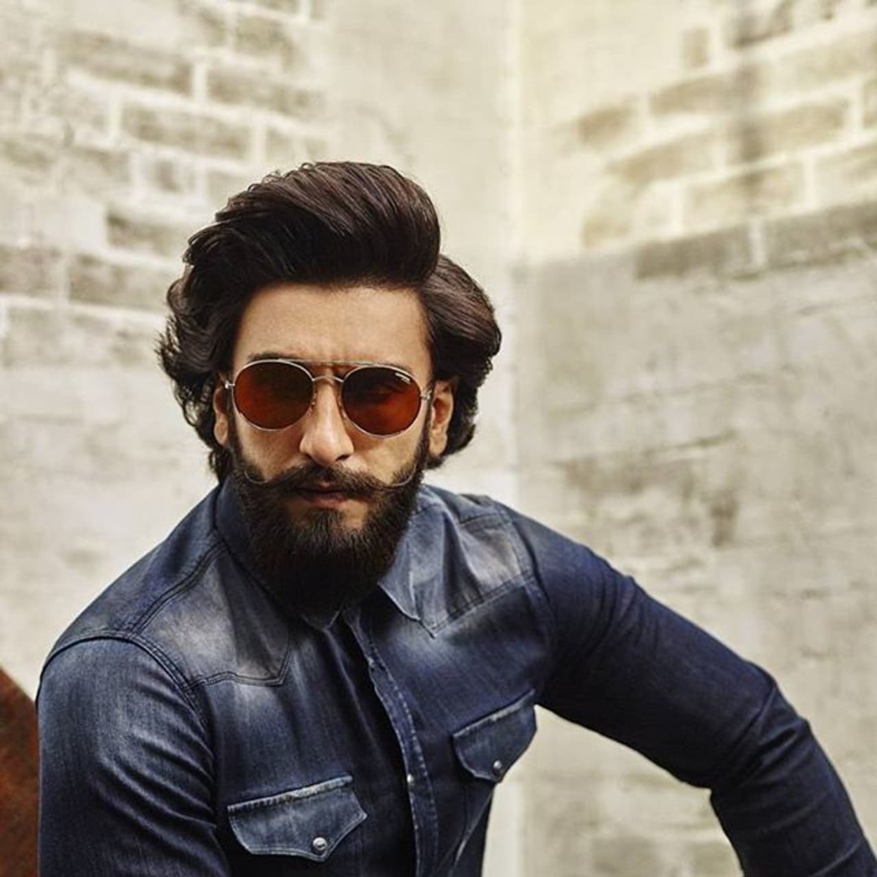 Just 10 celebrities who look hot in tinted sunglasses Just 10 celebrities who look hot in tinted sunglasses