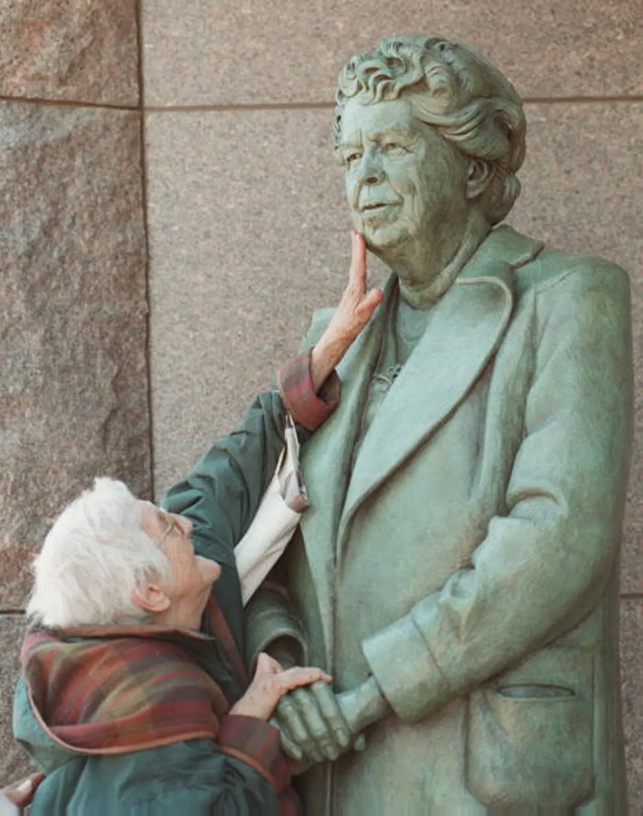 10 statues of inspiring women across the world