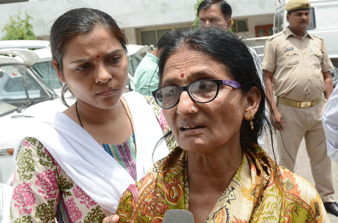 CBI probe into IAS officer's death,family meets CM Yogi