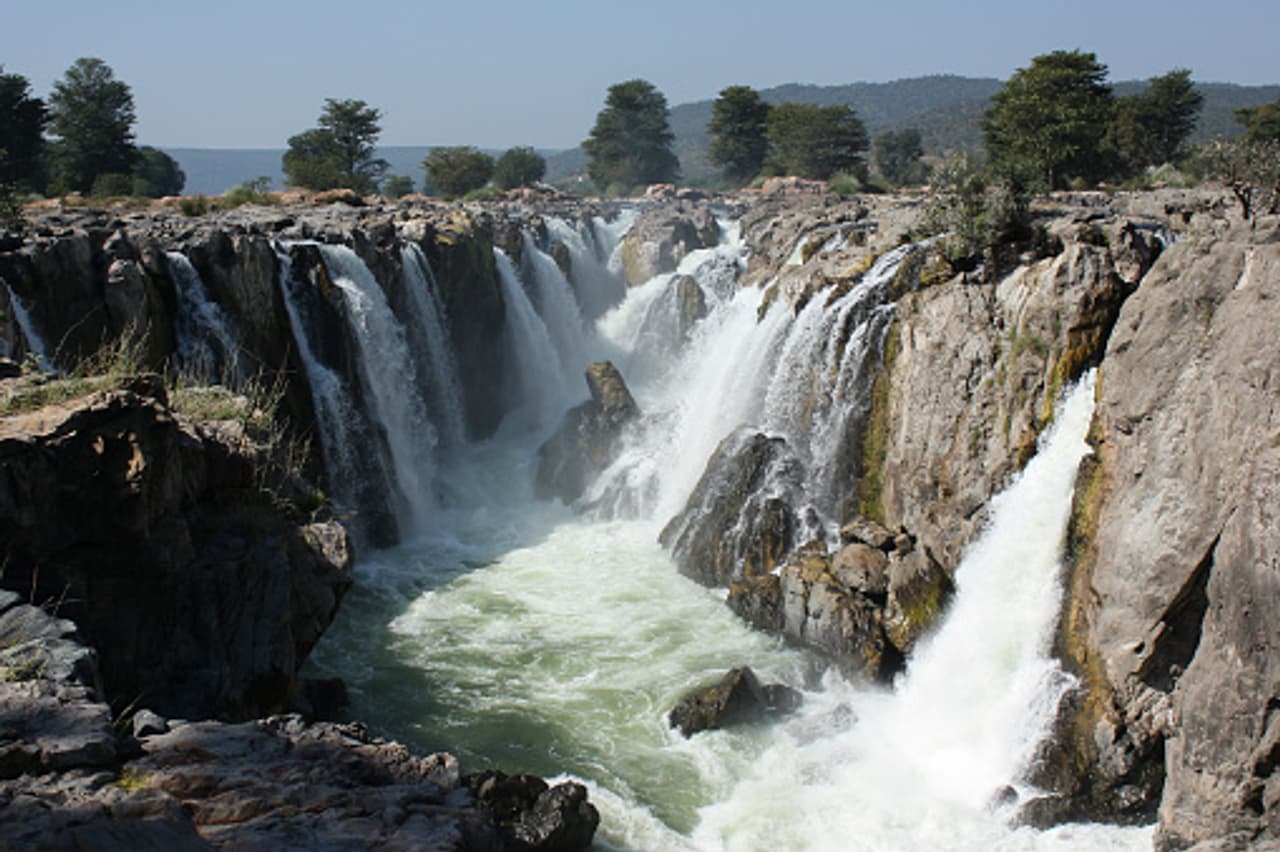 11 mesmerising waterfalls in Tamil Nadu you should visit 11 mesmerising waterfalls in Tamil Nadu you should visit