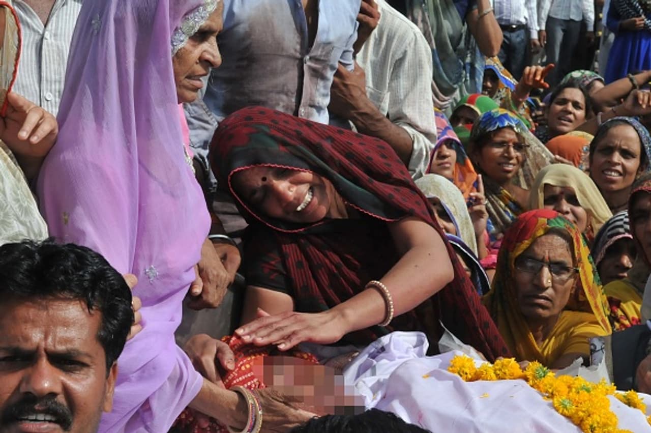 Madhya Pradesh farmers protest, 5 killed in firing Madhya Pradesh farmers protest, 5 killed in firing