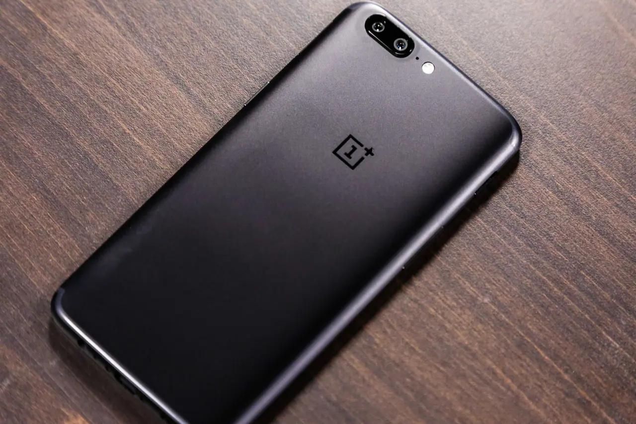 5 Best smartphones under Rs 35000 5 Best smartphones under Rs 35000