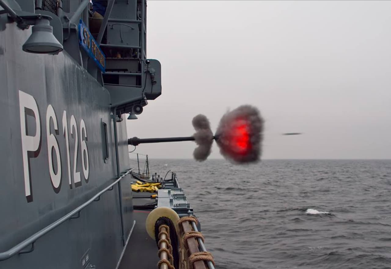 30 amazing perfectly timed military photos 30 amazing perfectly timed military photos