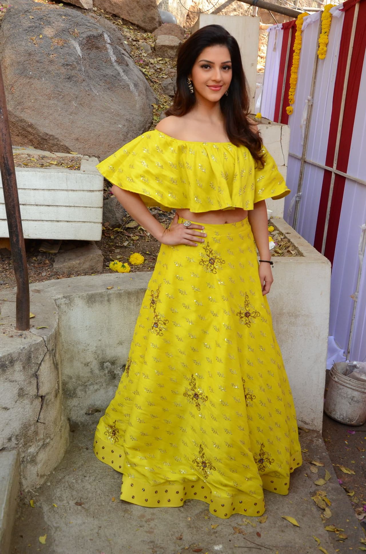 మెహరీన్ కౌర్ లేటెస్ట్ ఫోటో గ్యాలరీ మెహరీన్ కౌర్ లేటెస్ట్ ఫోటో గ్యాలరీ