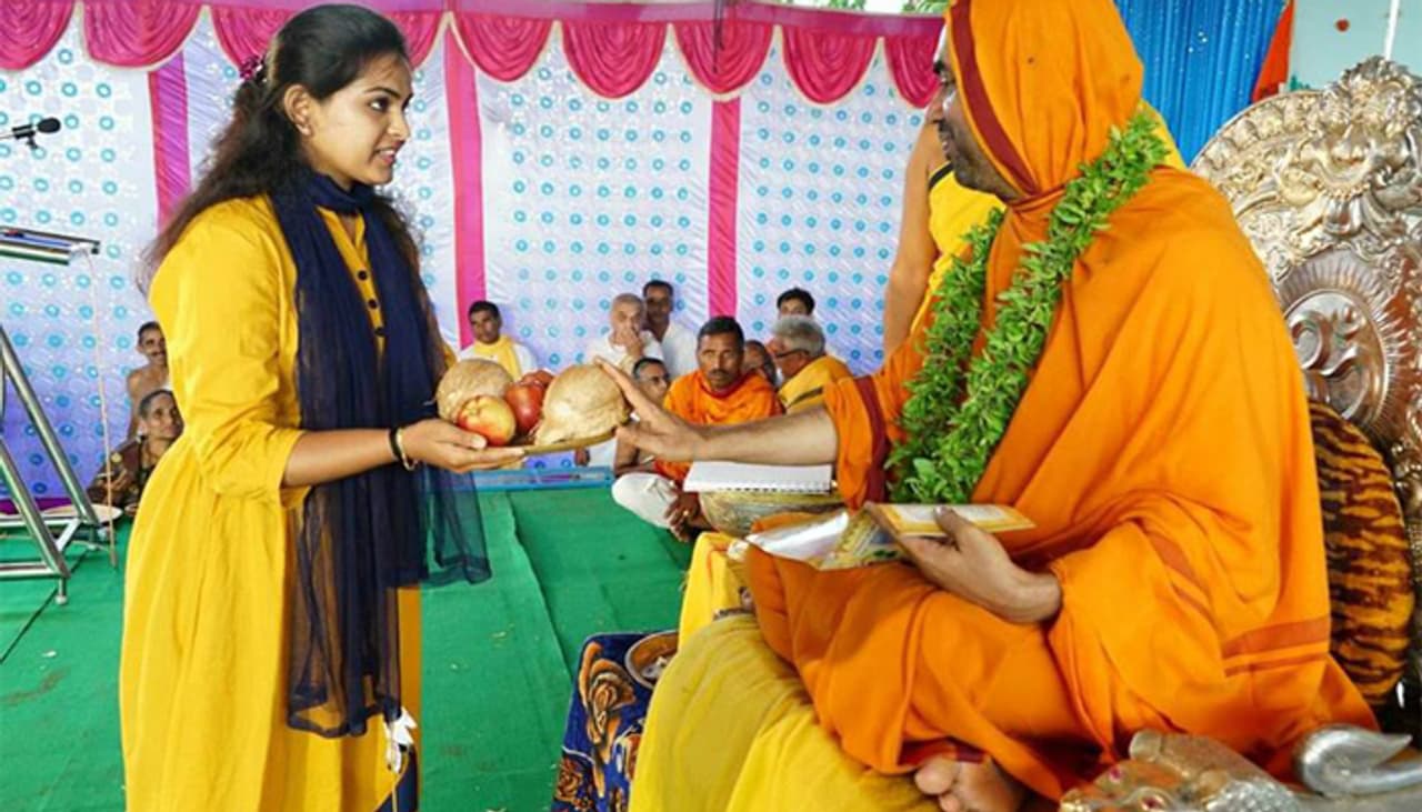 ಗೋಸಂರಕ್ಷಣೆಯ ಮಹತ್ವಾಕಾಂಕ್ಷೀ ಯೋಜನೆಗೆ ಜಿ ಕನ್ನಡ ಸರಿಗಮಪ ಖ್ಯಾತಿಯ ಗಾಯಕಿ ಸುಹಾನ ಸೈಯದ್ ದೇಣಿಗೆ ಸಮರ್ಪಣೆ