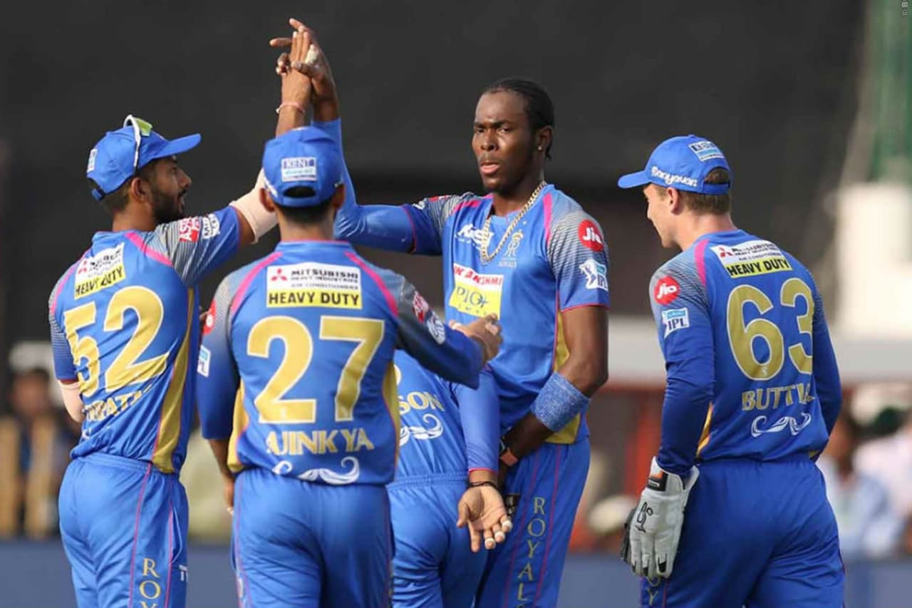 <p>ಚೊಚ್ಚಲ ಆವೃತ್ತಿಯ ಐಪಿಎಲ್ ಚಾಂಪಿಯನ್ ರಾಜಸ್ಥಾನ ರಾಯಲ್ಸ್ ತಂಡವು ಅಬುದಾಬಿಯಲ್ಲಿ ಆಡಿದ ಮೂರು ಪಂದ್ಯಗಳಲ್ಲಿ ಗೆಲುವಿನ ನಗೆ ಬೀರಿದೆ.</p>