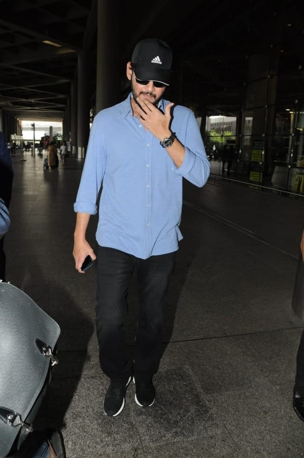 Mahesh Babu Spotted in Airport Photos Mahesh Babu Spotted in Airport Photos