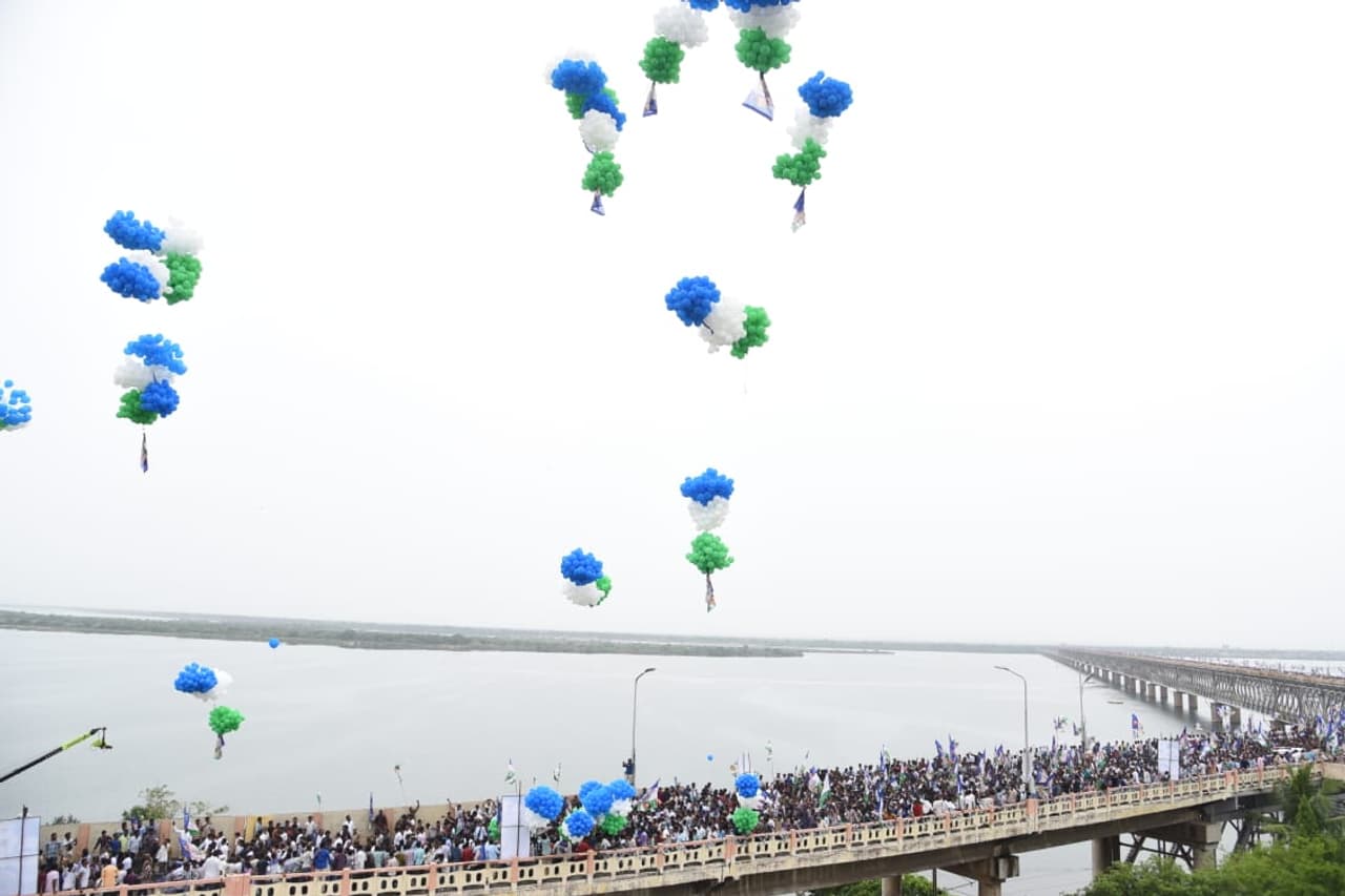 Rajamahendravaram ys jagan Rajamahendravaram ys jagan