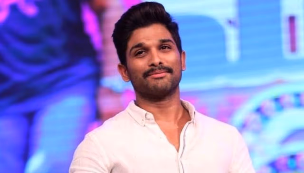 అల్లు అర్జున్ స్టైలిష్ అల్లు అర్జున్ అభిమానించే తారలు ఇద్దరే.. ఒకరు చిరంజీవి కాగా మరొకరు రాణీ ముఖర్జీ. అల్లు అర్జున్ స్టైలిష్ అల్లు అర్జున్ అభిమానించే తారలు ఇద్దరే.. ఒకరు చిరంజీవి కాగా మరొకరు రాణీ ముఖర్జీ.