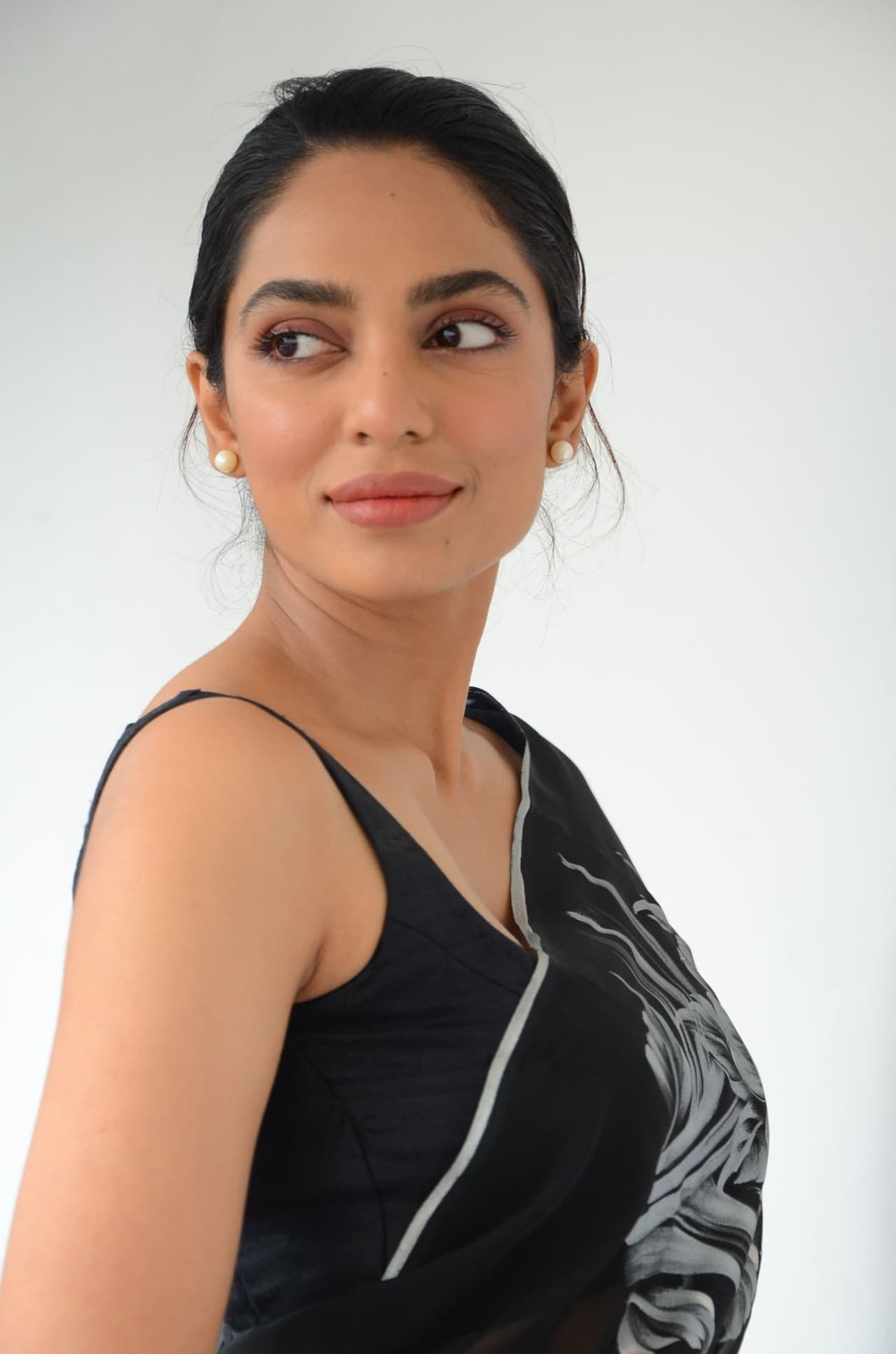 goodachari heroin Sobhita Dhulipala goodachari heroin Sobhita Dhulipala