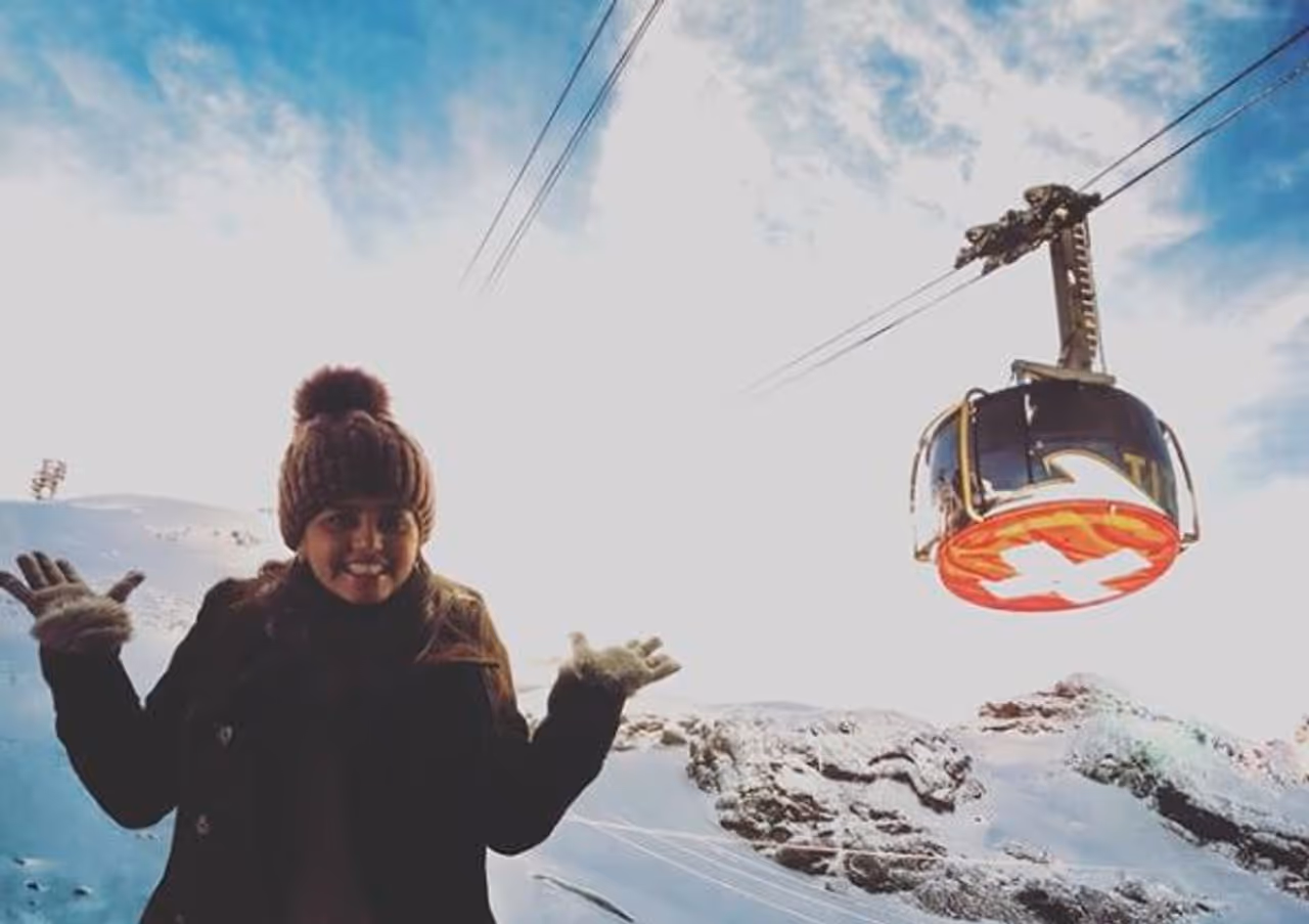 ಅಶ್ವಿನಿ ನಕ್ಷತ್ರ ಧಾರವಾಹಿ ಮೂಲಕ ತೆರೆಗೆ ಬಂದವರು. ಅಶ್ವಿನಿ ನಕ್ಷತ್ರ ಧಾರವಾಹಿ ಮೂಲಕ ತೆರೆಗೆ ಬಂದವರು.