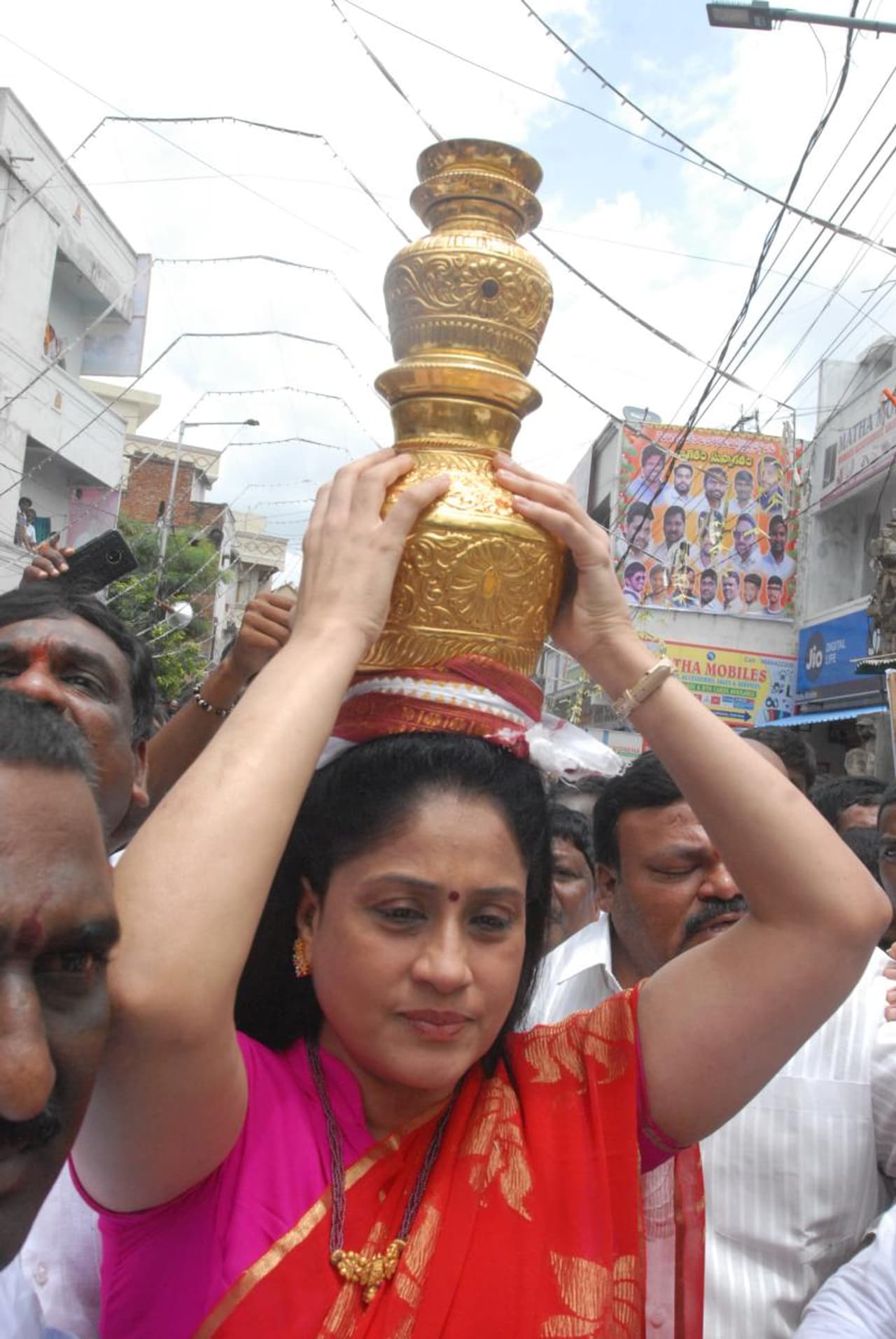 Vijayashanthi in Lal darwaja Bonalu Vijayashanthi in Lal darwaja Bonalu